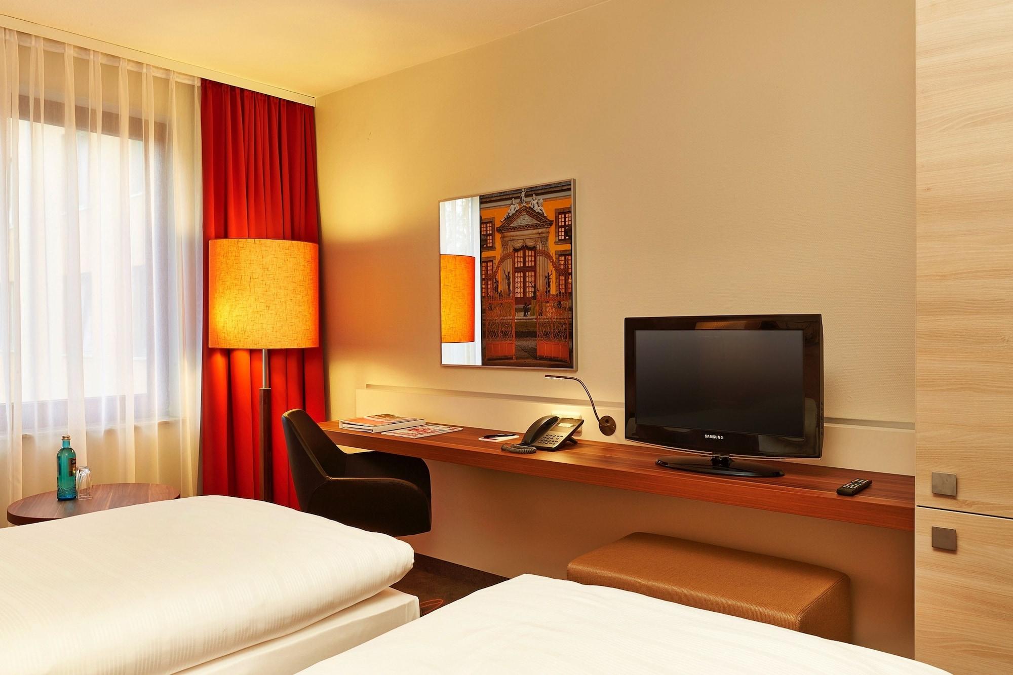 H+ Hotel