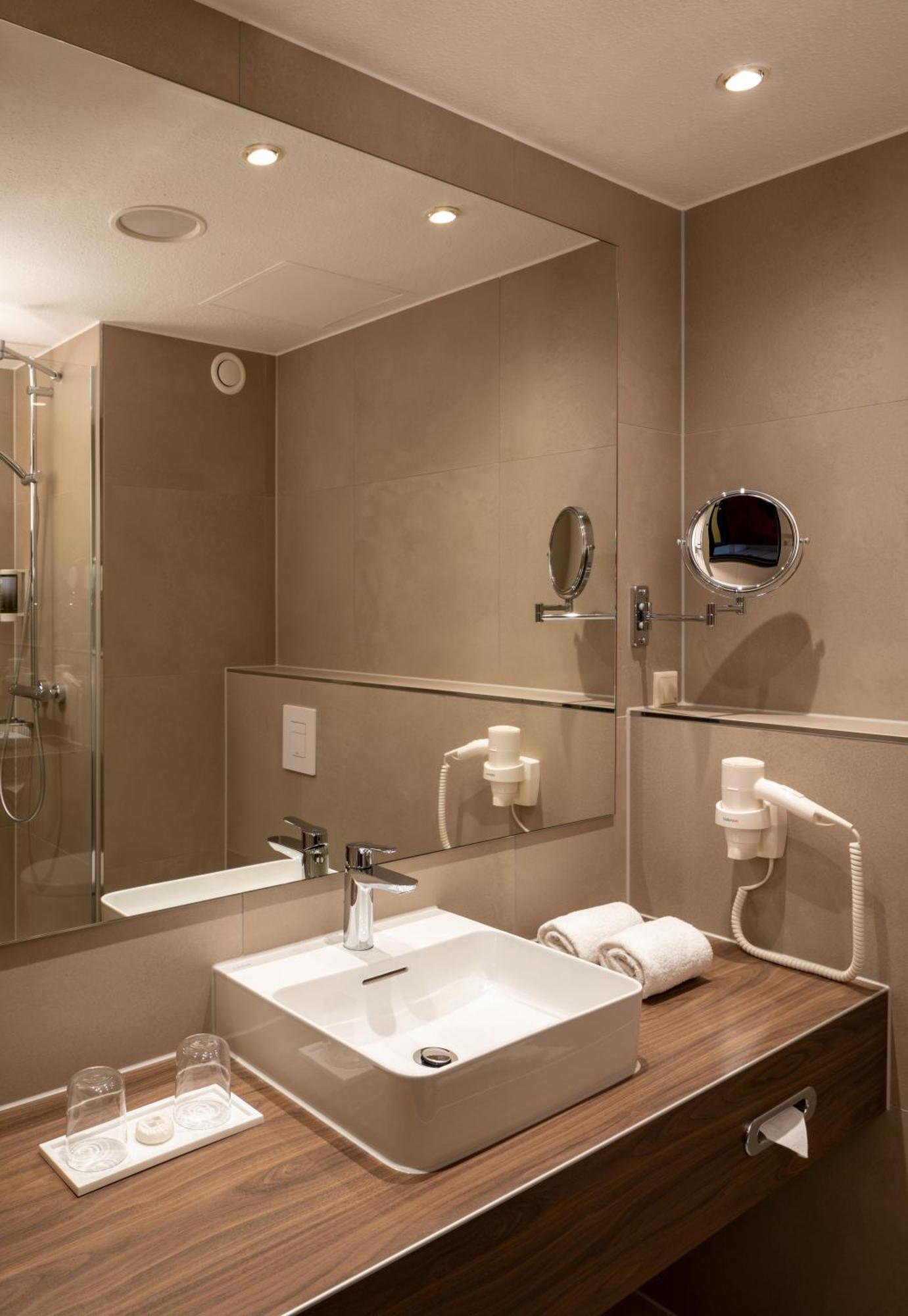 H+ Hotel