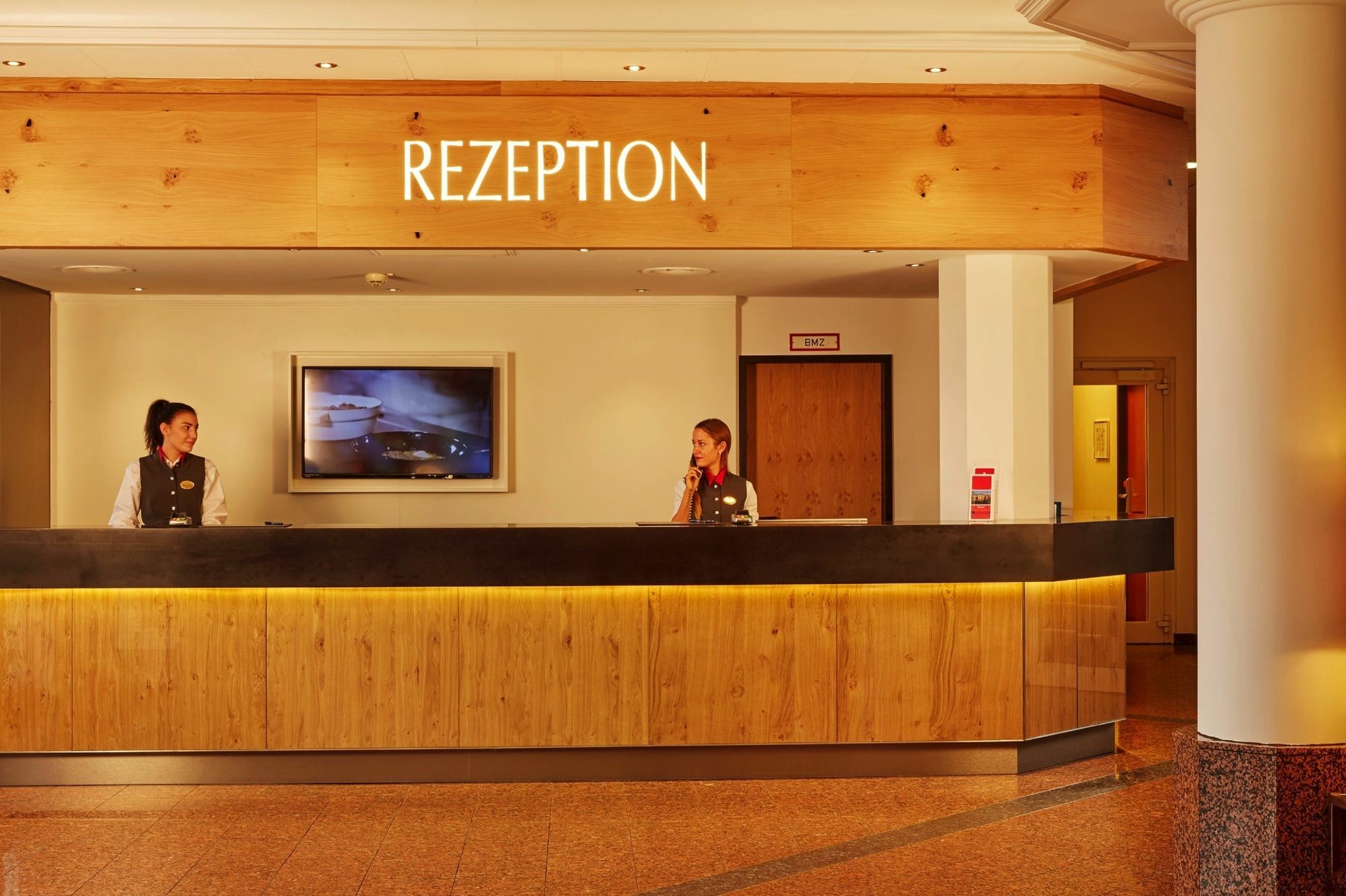 Hotel H+ 4*